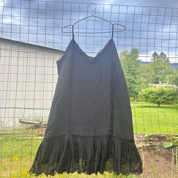 Gold Hawk Chemise 🖤 - Picture 8 of 9